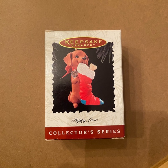 Vintage Hallmark Dachsund puppy ornament 1996, #6 in the Puppy Live series - Picture 2 of 3